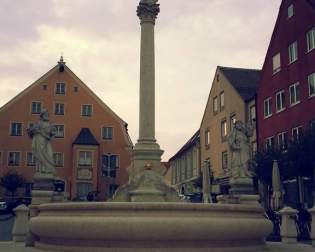 Marienbrunnen mit Pestsäule