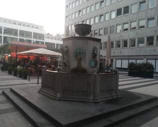 DuMont Brunnen