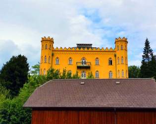 Hüttenstein Palace