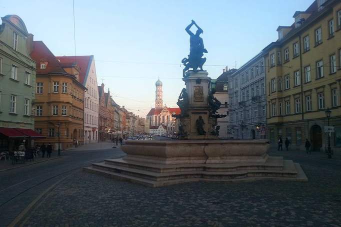 Hercules Fountain - © doatrip.de