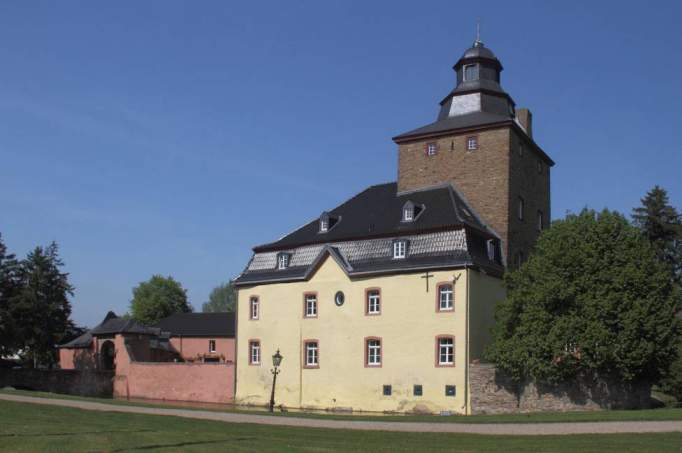 Burg Kirspenich - © Horst Zwerenz