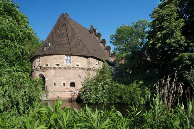 Schloss Bladenhorst - © Horst Zwerenz