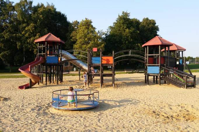 Spielplatz am Stausee Hohenfelden - © doatrip.de