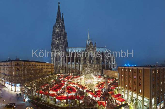 Christmas market at Cologne Cathedral - © Dieter Jacobi / KölnTourismus GmbH