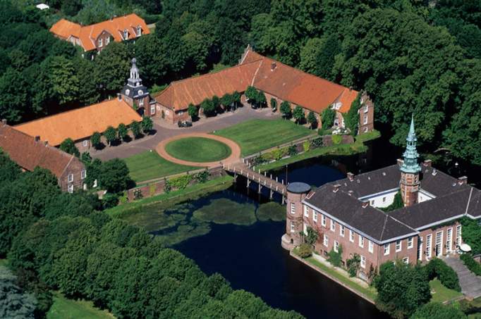 Schloss Lütetsburg - © Pressearbeit Schlosspark Lütetsburg