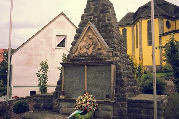 Ehrenmal in Padberg - © doatrip.de