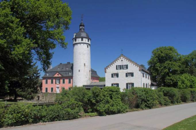 Zievel Castle - © Horst Zwerenz