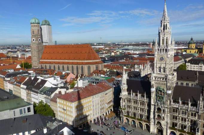 Munich Marienplatz - © pixabay.com / flyupmike