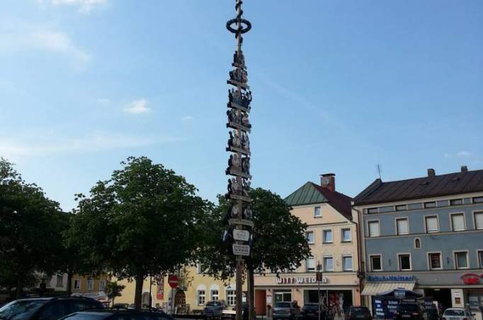 Ausflugsziel Stadtplatz Viechtach in Viechtach - DOATRIP.de