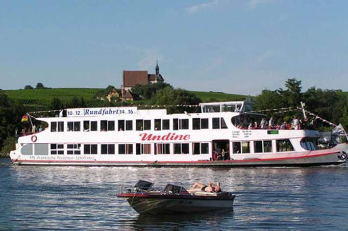 Boat tour of the Franconian wine region - © FPS - Fränkische PersonenSchifffahrt Dörr