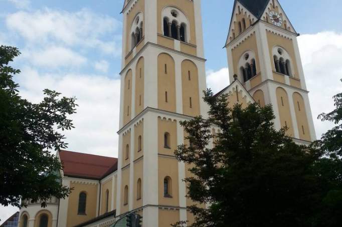 Pfarrkirche St. Josef - © doatrip.de