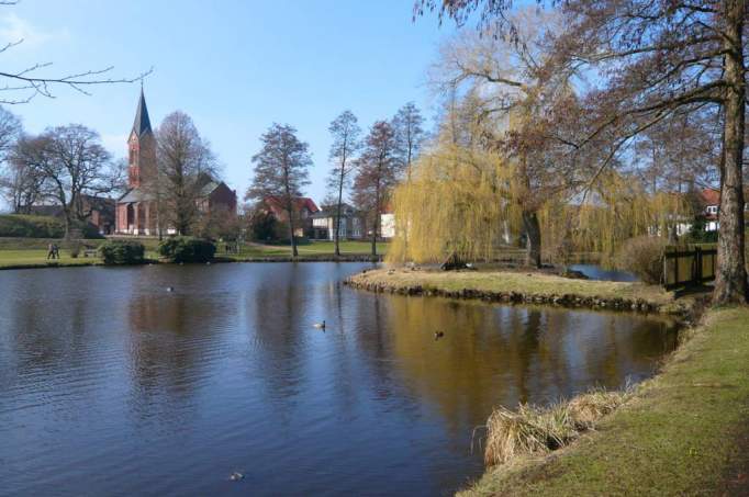 City Park with Castle Hill - © doatrip.de