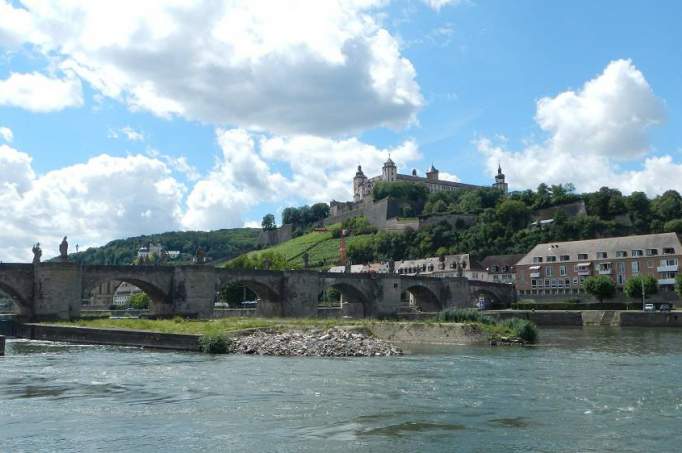 Old Main Bridge - © doatrip.de