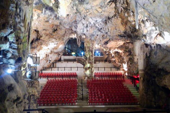 St. Michael's Cave - © doatrip.de