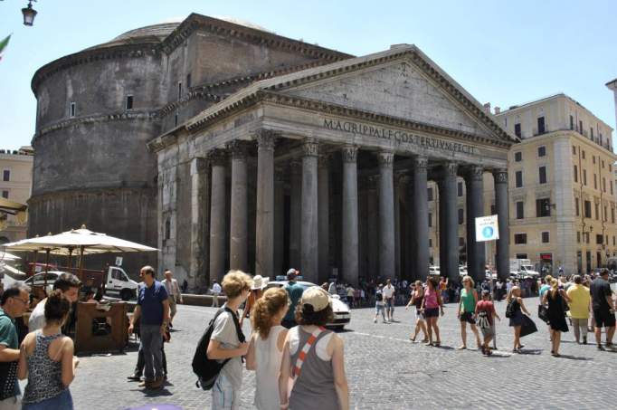 Pantheon - © Miklos Szatmari