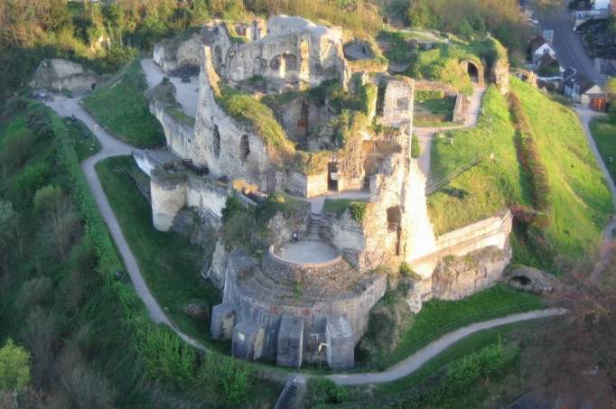 Valkenburg Castle and Valvet Cave - © Stiftung Kasteel van Valkenburg