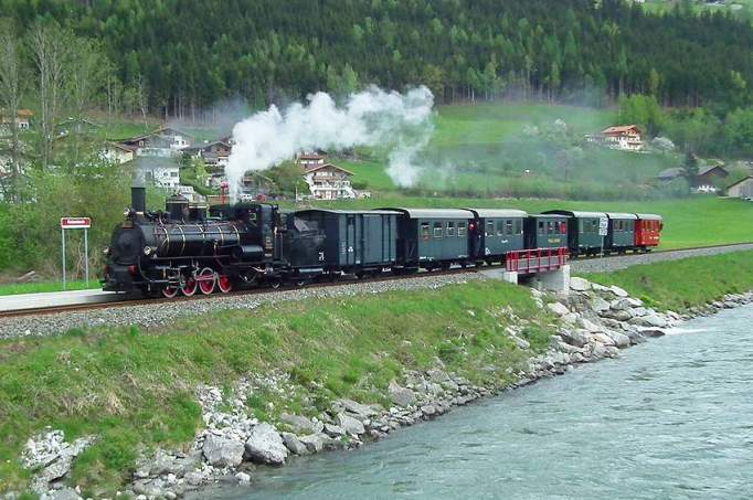 Pinzgauer Local Railway - © Club 399