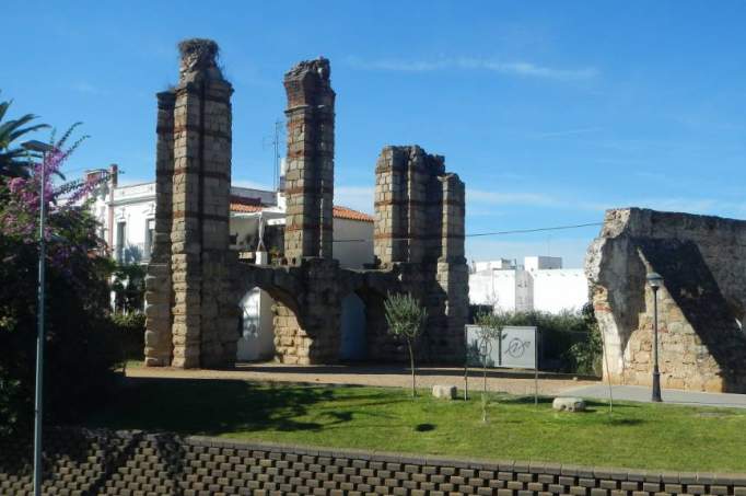 San Lázaro Aqueduct - © doatrip.de