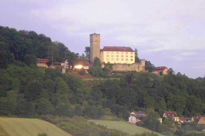 Haßmersheim (Neckarmühlbach) - © Burg Guttenberg