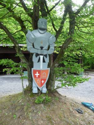 © Ritter Gacho auf dem Abenteuerspielplatz des Wild-Freizeitpark-Westerwald – wo Ritter Gacho im Mittelalter in der Sarnburg lebte