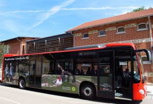 © Der Biosphären-Bus in „neuem Gewande“; Fotografie: Geschäftsstelle Biosphärengebiet Schwäbische Alb